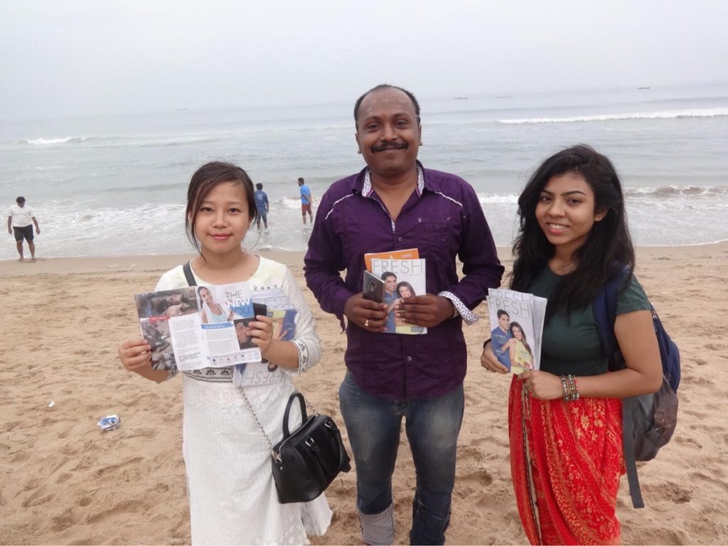 Pooja Rathor Leafleting