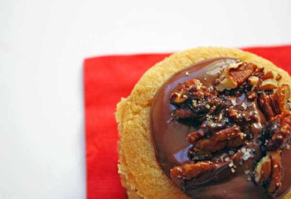 salty sweet toffee cookies with dark chocolate and candied pecans